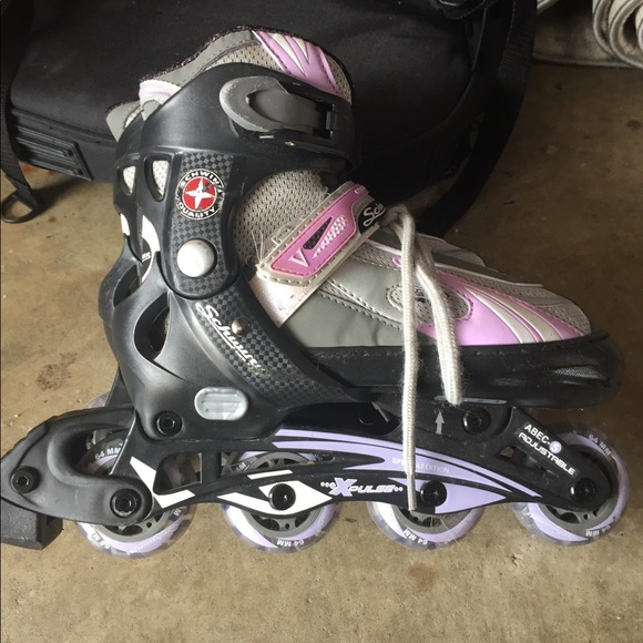 Girls Schwinn in-line skates. Adjustable fits 1-4 - Picture 3 of 4